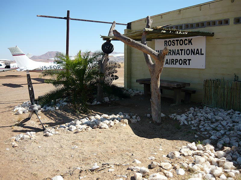 rostock-international-airport-cessna-210-namibia