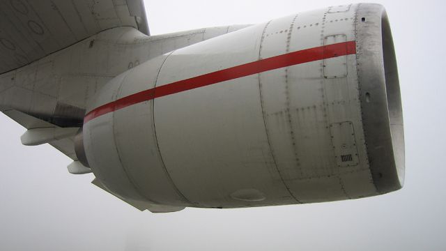 Hat ekkora hajtóművel 800 km/h sebességgel elballag a világ bármely pontjára.